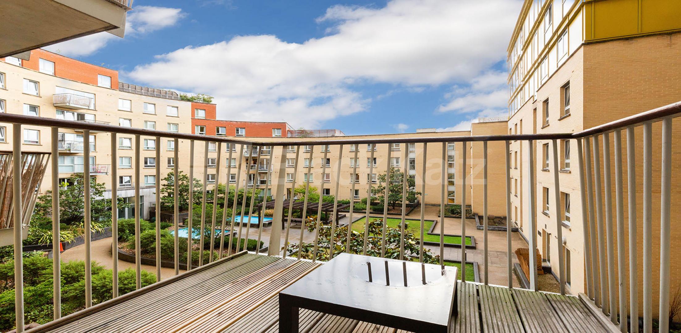 			2 BED 2 BATH!, 2 Bedroom, 1 bath, 1 reception Flat			 Eden Grove, HOLLOWAY 